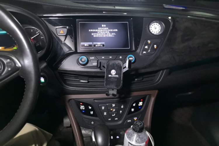 Used Buick Envision 2014 28T All-Wheel-Drive Versatile Sports Flagship Edition Audio And AC Panel