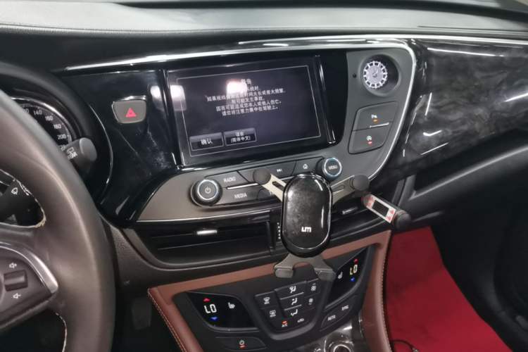 Used Buick Envision 2014 28T Four-Wheel Drive Elite Model Audio And AC Panel