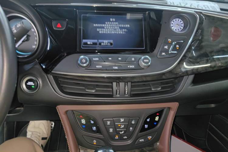 Used Buick Envision 2014 28T Four-Wheel Drive Luxury Model Audio And AC Panel