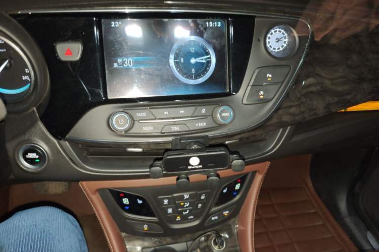 Used Buick Envision 2014 28T Four-Wheel Drive Elite Model Audio And AC Panel