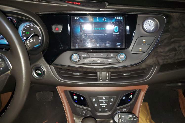 Used Buick Envision 2014 28T Four-Wheel Drive Elite Model Audio And AC Panel