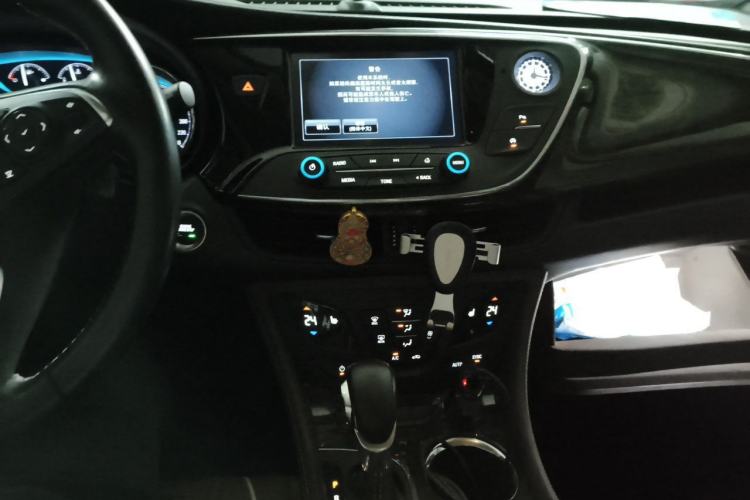 Used Buick Envision 2014 28T Four-Wheel Drive Elite Model Audio And AC Panel