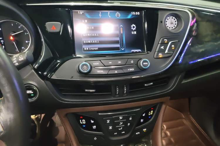 Used Buick Envision 2014 28T All-Wheel-Drive Versatile Sports Flagship Edition Audio And AC Panel