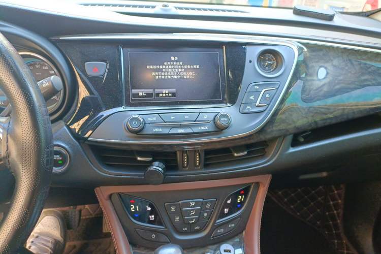 Used Buick Envision 2014 28T Four-Wheel Drive Luxury Model Audio And AC Panel
