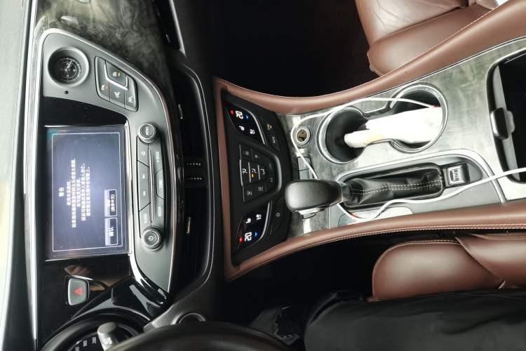 Used Buick Envision 2014 28T Four-Wheel Drive Luxury Model Audio And AC Panel
