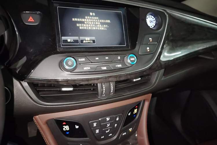 Used Buick Envision 2014 28T Four-Wheel Drive Elite Model Audio And AC Panel