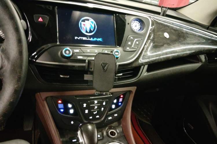 Used Buick Envision 2014 28T All-Wheel-Drive Versatile Sports Flagship Edition Audio And AC Panel