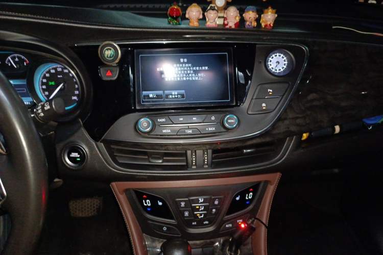 Used Buick Envision 2014 28T Four-Wheel Drive Elite Model Audio And AC Panel