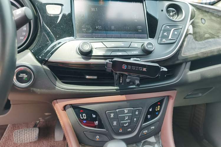Used Buick Envision 2014 28T Four-Wheel Drive Luxury Model Audio And AC Panel