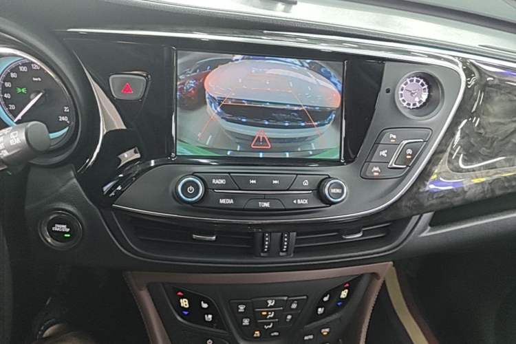 Used Buick Envision 2014 28T Four-Wheel Drive Luxury Model Audio And AC Panel