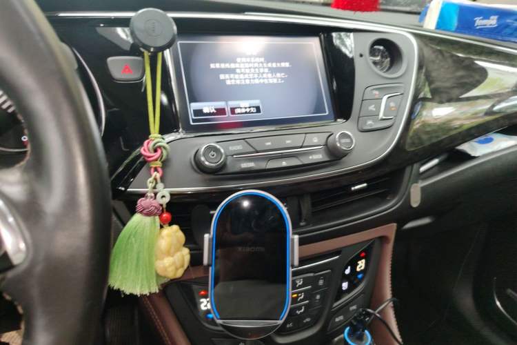 Used Buick Envision 2014 28T Four-Wheel Drive Luxury Model Audio And AC Panel