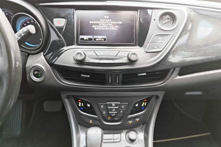 Used Buick Envision 2014 28T Four-Wheel Drive Elite Model Audio And AC Panel