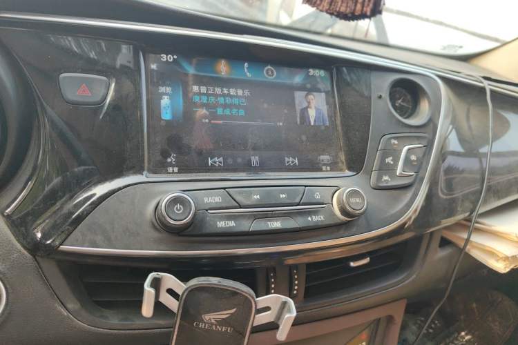 Used Buick Envision 2014 28T Four-Wheel Drive Luxury Model Audio And AC Panel