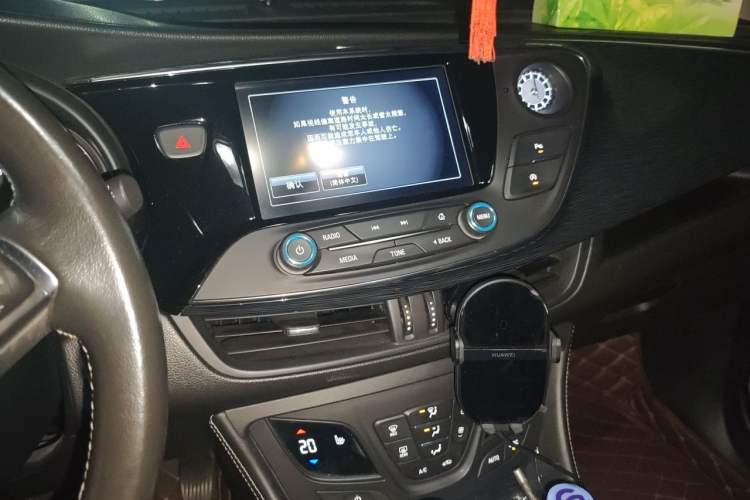 Used Buick Envision 2014 28T Four-Wheel Drive Elite Model Audio And AC Panel