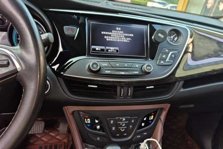 Used Buick Envision 2014 28T Four-Wheel Drive Luxury Model Audio And AC Panel