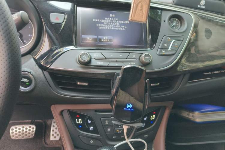 Used Buick Envision 2014 28T All-Wheel-Drive Versatile Sports Flagship Edition Audio And AC Panel