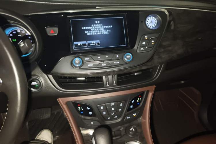 Used Buick Envision 2014 28T Four-Wheel Drive Luxury Model Audio And AC Panel