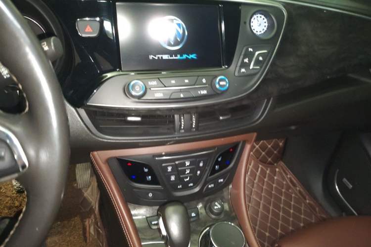 Used Buick Envision 2014 28T All-Wheel-Drive Versatile Sports Flagship Edition Audio And AC Panel