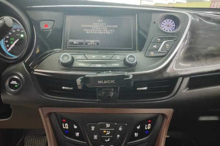 Used Buick Envision 2014 28T Four-Wheel Drive Luxury Model Audio And AC Panel