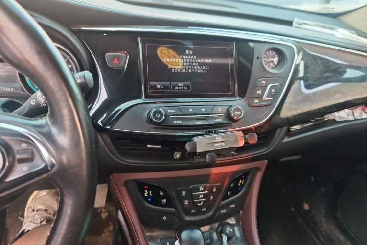 Used Buick Envision 2014 28T Four-Wheel Drive Luxury Model Audio And AC Panel