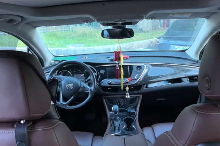 Used Buick Envision 2014 28T Four-Wheel Drive Luxury Model Center Console