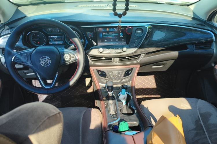 Used Buick Envision 2014 28T Four-Wheel Drive Elite Model Center Console