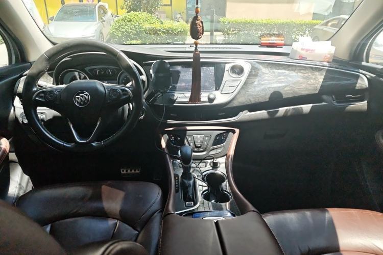 Used Buick Envision 2014 28T Four-Wheel Drive Elite Model Center Console