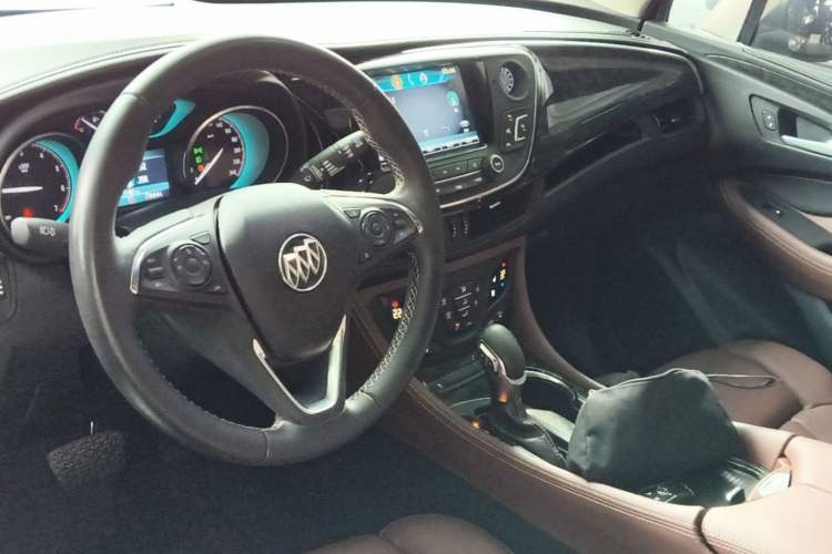Used Buick Envision 2014 28T Four-Wheel Drive Luxury Model Center Console