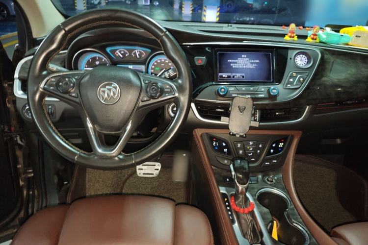 Used Buick Envision 2014 28T Four-Wheel Drive Luxury Model Center Console