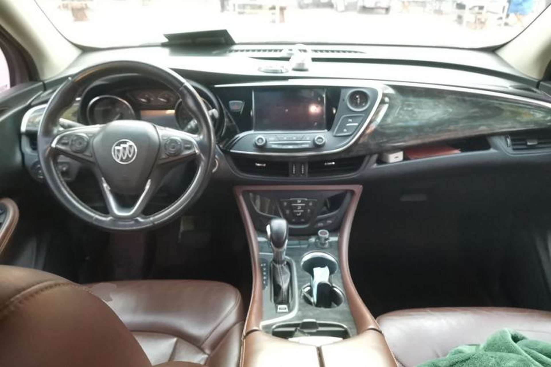 Used Buick Envision 2014 28T Four-Wheel Drive Elite Model Center Console