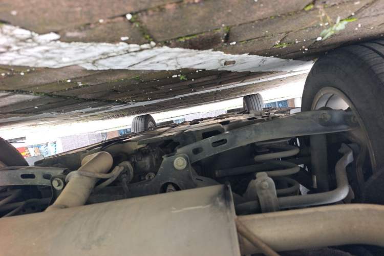 Used Buick Envision 2014 28T Four-Wheel Drive Luxury Model Chassis Front