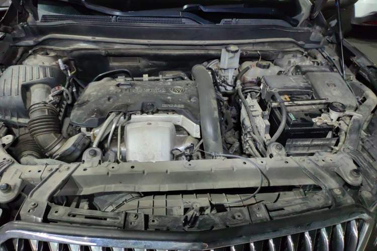 Used Buick Envision 2014 28T Four-Wheel Drive Luxury Model Engine Bay