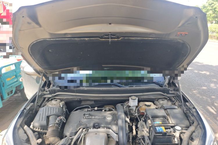 Used Buick Envision 2014 28T Four-Wheel Drive Elite Model Engine Bay