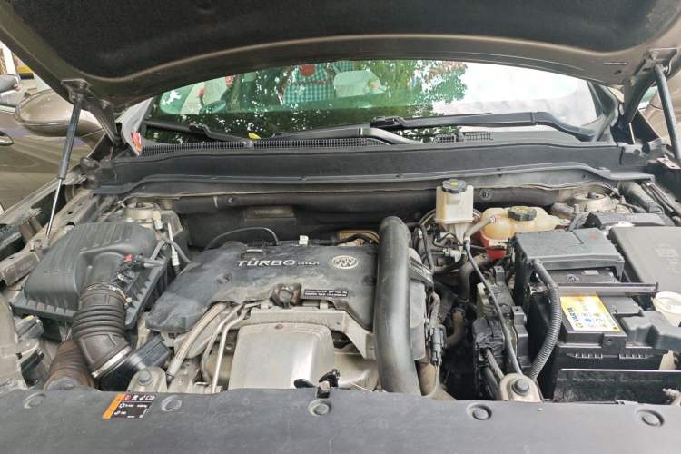 Used Buick Envision 2014 28T Four-Wheel Drive Luxury Model Engine Bay
