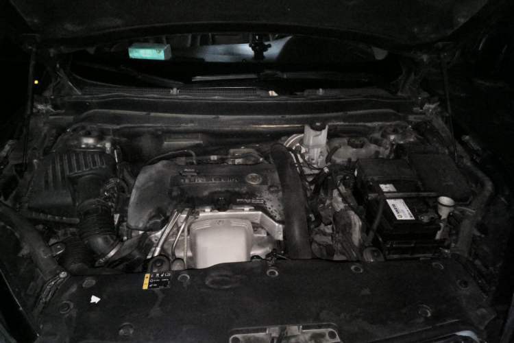 Used Buick Envision 2014 28T Four-Wheel Drive Elite Model Engine Bay