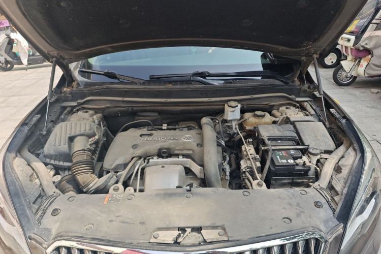 Used Buick Envision 2014 28T Four-Wheel Drive Luxury Model Engine Bay