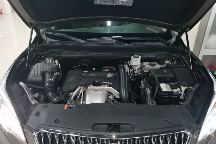 Used Buick Envision 2014 28T Four-Wheel Drive Elite Model Engine Bay