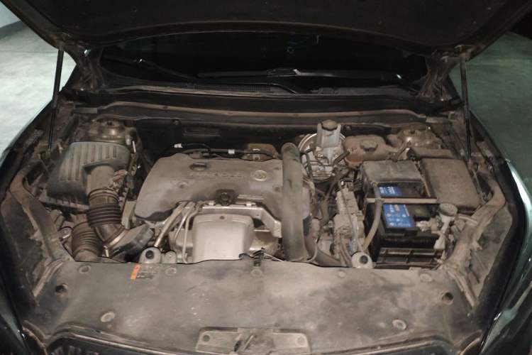 Used Buick Envision 2014 28T Four-Wheel Drive Elite Model Engine Bay
