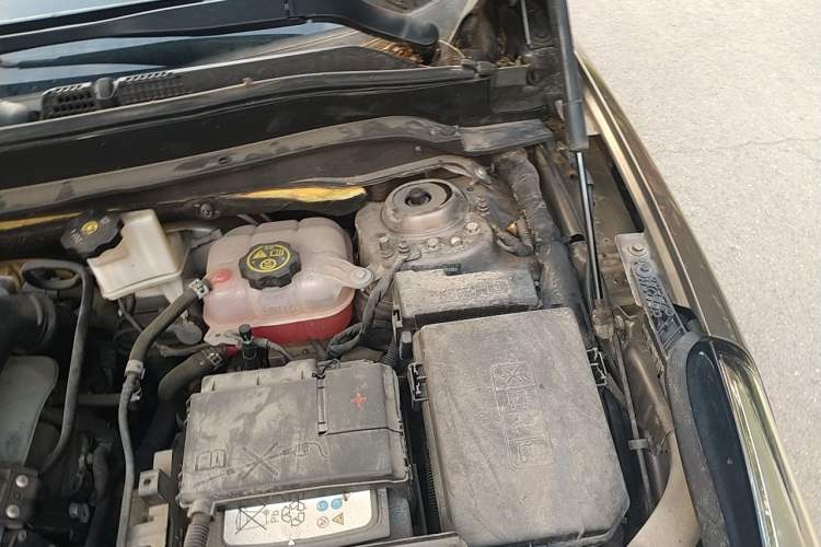Used Buick Envision 2014 28T Four-Wheel Drive Elite Model Engine Bay Left