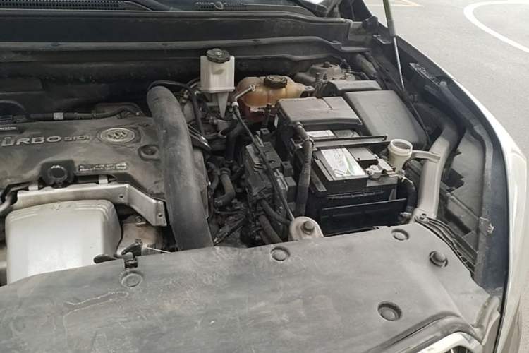 Used Buick Envision 2014 28T Four-Wheel Drive Elite Model Engine Bay Left