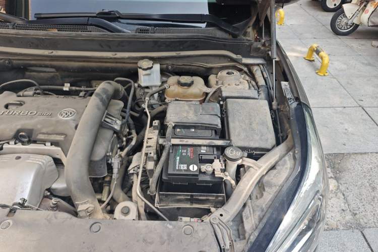 Used Buick Envision 2014 28T Four-Wheel Drive Luxury Model Engine Bay Left