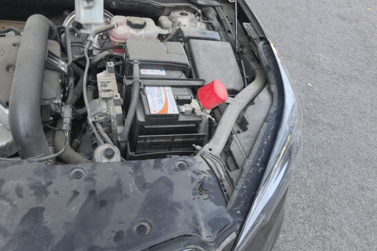 Used Buick Envision 2014 28T Four-Wheel Drive Luxury Model Engine Bay Left