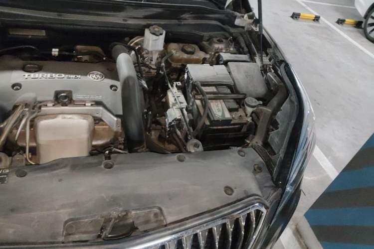 Used Buick Envision 2014 28T Four-Wheel Drive Luxury Model Engine Bay Left
