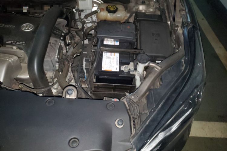 Used Buick Envision 2014 28T Four-Wheel Drive Elite Model Engine Bay Left