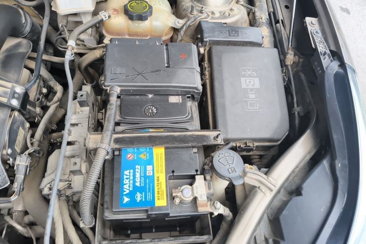 Used Buick Envision 2014 28T Four-Wheel Drive Elite Model Engine Bay Left