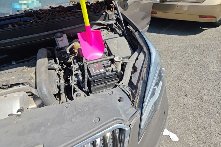 Used Buick Envision 2014 28T Four-Wheel Drive Elite Model Engine Bay Left