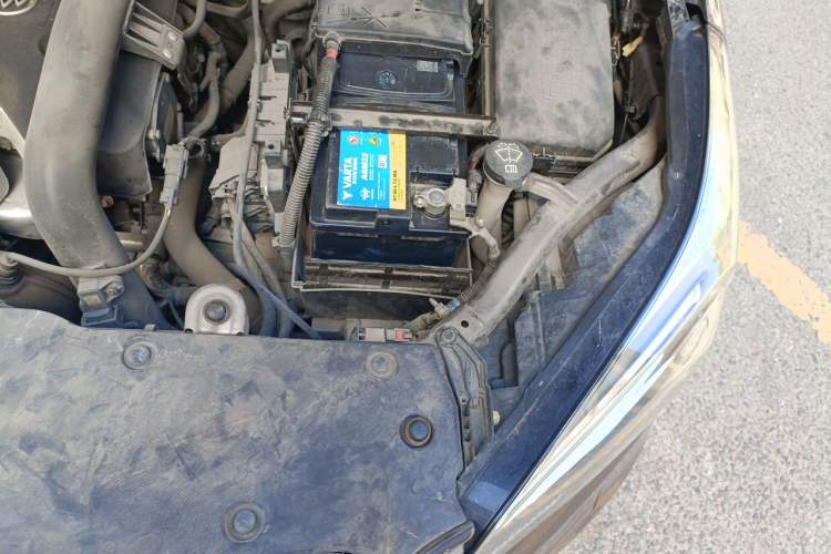 Used Buick Envision 2014 28T Four-Wheel Drive Luxury Model Engine Bay Left