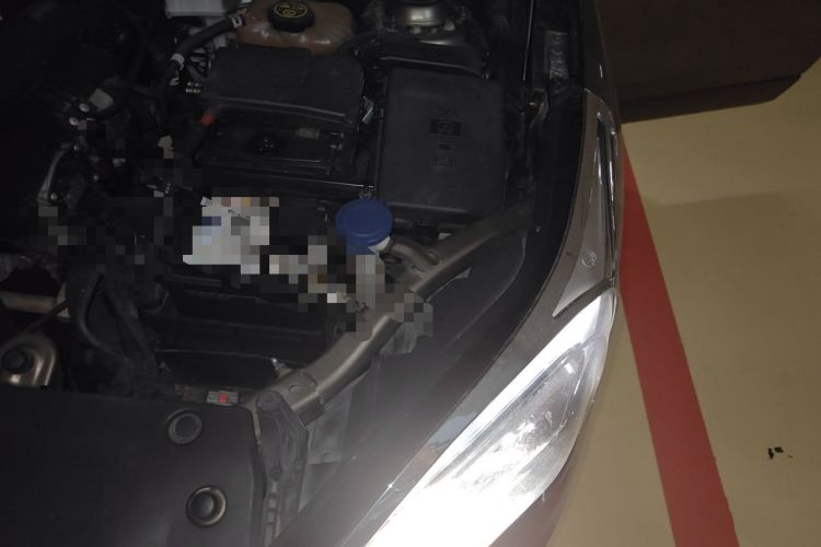 Used Buick Envision 2014 28T Four-Wheel Drive Elite Model Engine Bay Left