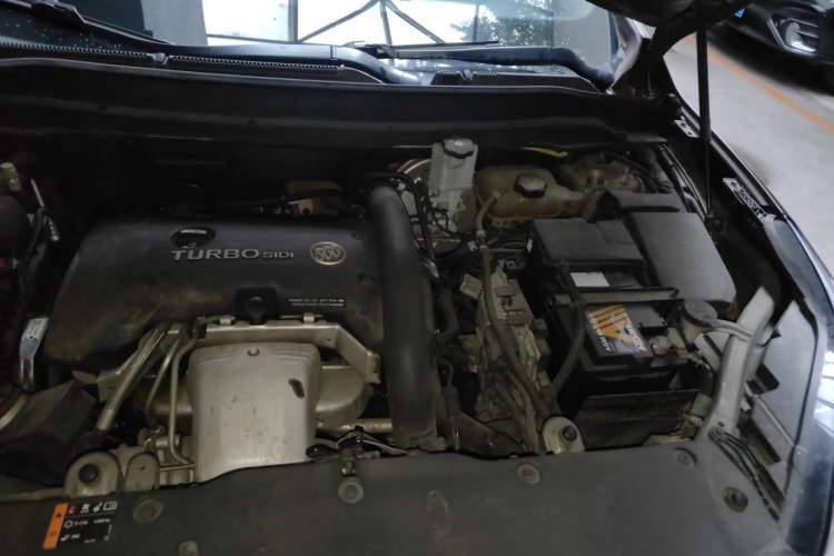 Used Buick Envision 2014 28T All-Wheel-Drive Versatile Sports Flagship Edition Engine Bay Left
