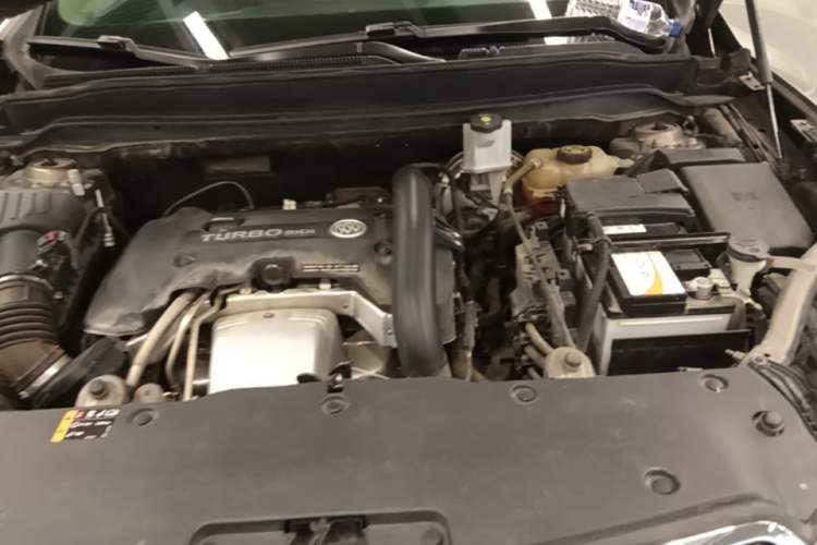Used Buick Envision 2014 28T Four-Wheel Drive Luxury Model Engine Bay Left